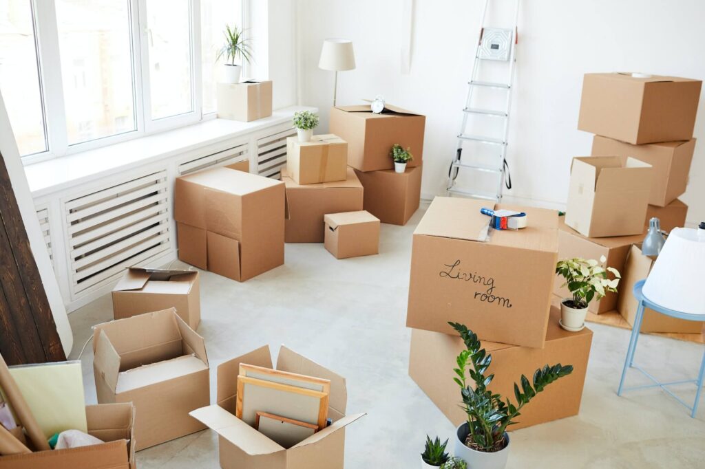 The Benefits of Hiring Professional Movers